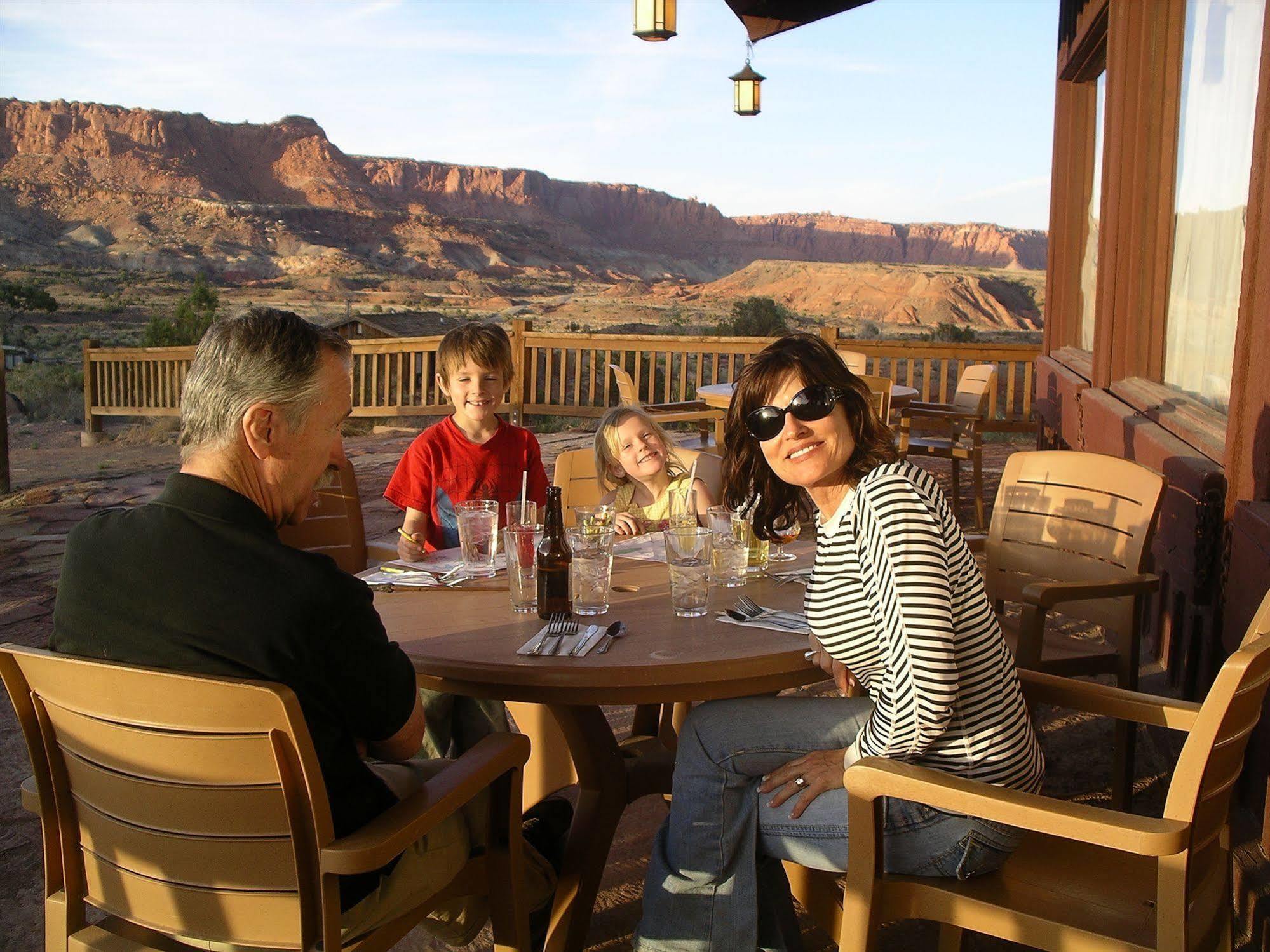 The Rim Rock Inn Torrey Exterior foto